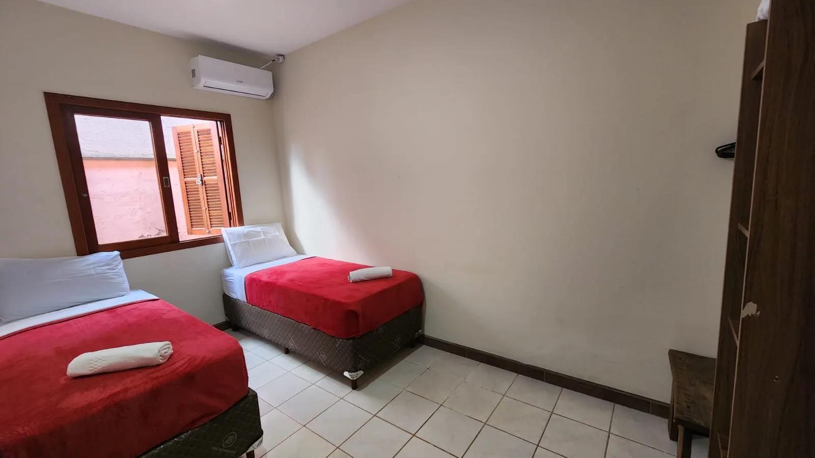 Foto 2 — TG45 - Casa de 2 quartos 300m da praia