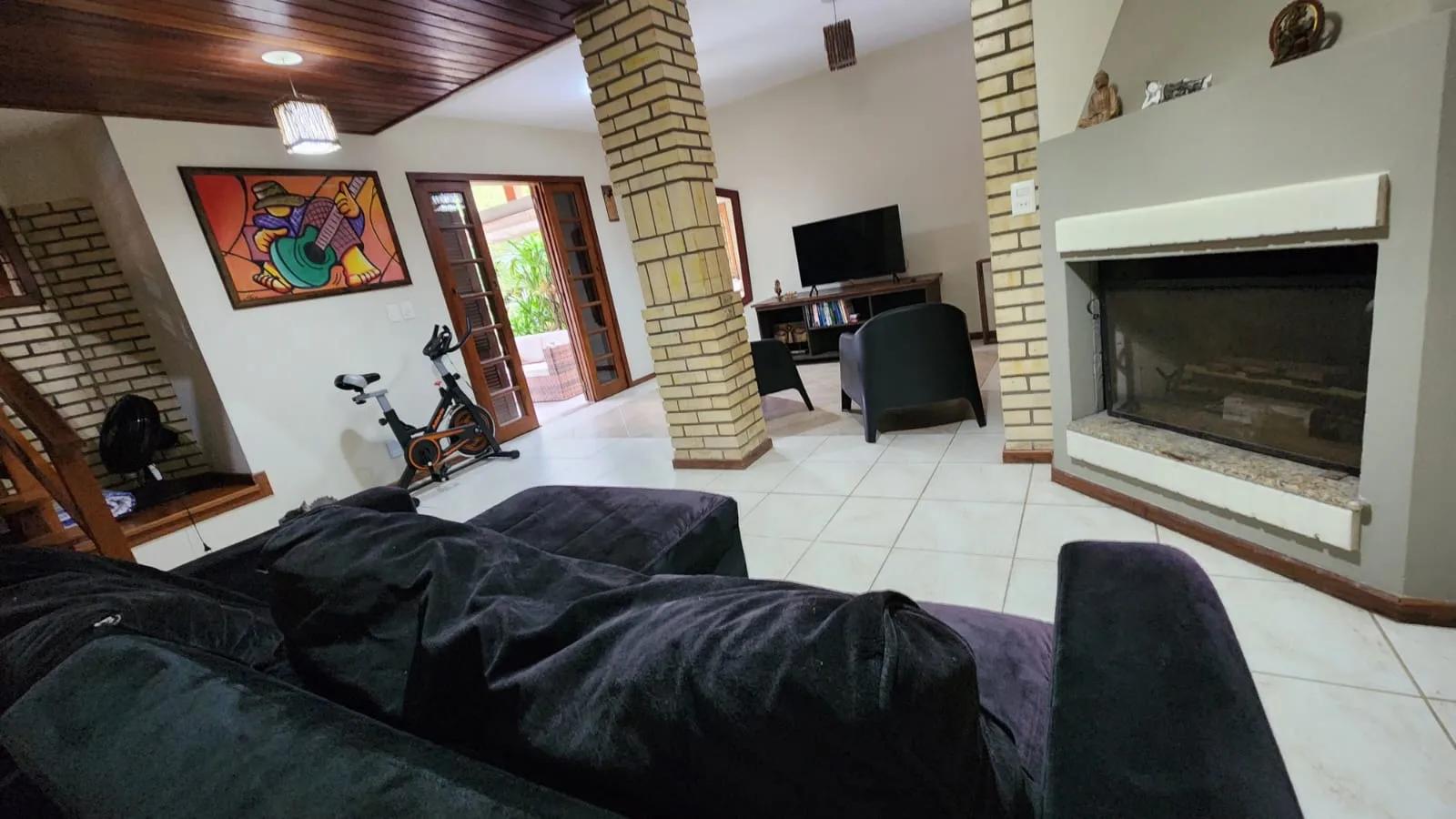 Foto 3 — TG45 - Casa com piscina e churrasqueira